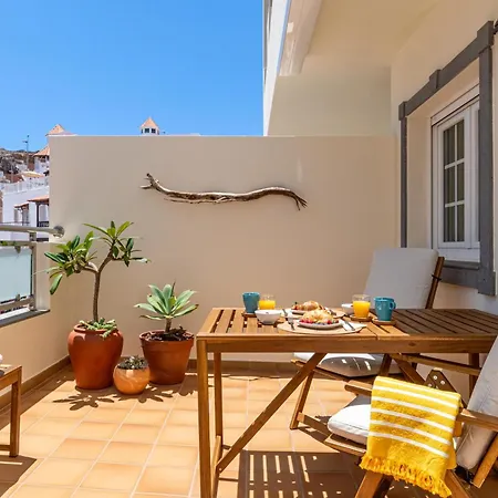 Апартаменти Hidalgos Hideaway - La Caleta Адехе