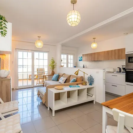 Апартаменти Hidalgos Hideaway - La Caleta Адехе