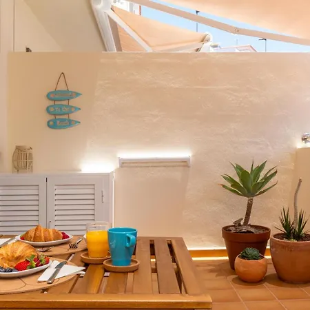 Апартаменти Hidalgos Hideaway - La Caleta Адехе